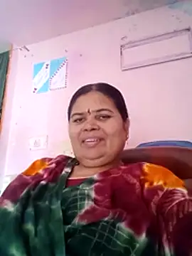 Snapshot of dheepika11 chatting on May 28, 3:37 am dheepika11 online show from May 28, 3:37 am