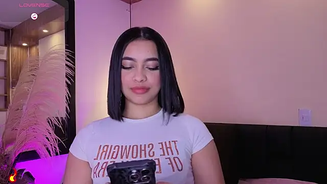 Snapshot of Chloe_monroee chatting on July 4, 3:24 am Chloe monroee online show from July 4, 3:24 am