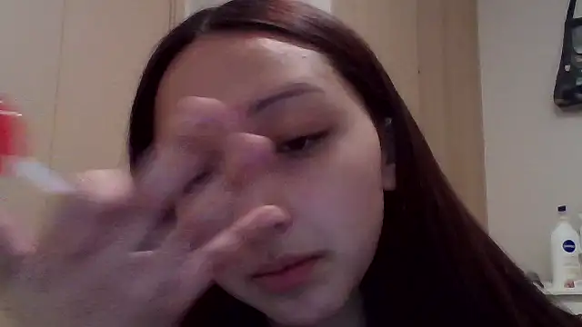 Snapshot of 010874 chatting on July 10, 4:17 am 010874 online show from July 10, 4:17 am