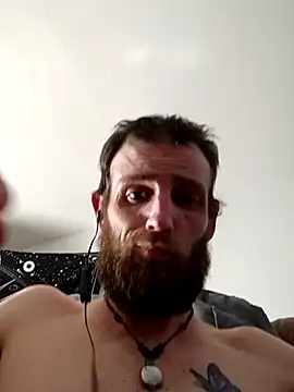 Snapshot of BILLYROCKET1 chatting on June 2, 8:44 pm BILLYROCKET1 online show from June 2, 8:44 pm