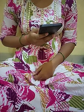 Seema yadav01 online show from May 7, 5:02 am