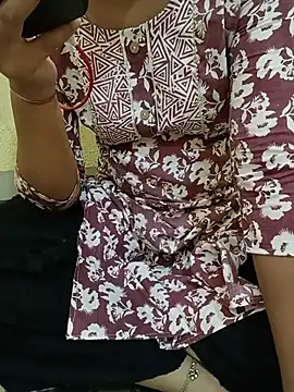Snapshot of Seema_yadav01 chatting on June 27, 5:12 am Seema yadav01 online show from June 27, 5:12 am