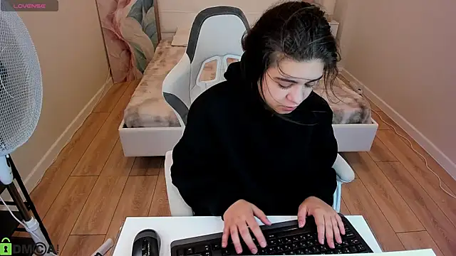 Snapshot of Trisha_Moore chatting on July 19, 1:09 am Trisha Moore online show from July 19, 1:09 am