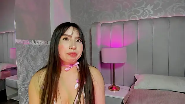 Snapshot of MadeleynRose chatting on July 15, 7:52 pm MadeleynRose online show from July 15, 7:52 pm