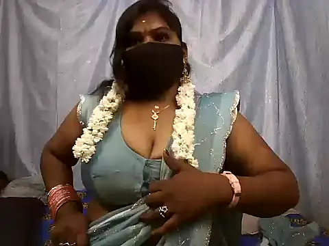 Snapshot of magilyatchini chatting on July 24, 8:34 am magilyatchini online show from July 24, 8:34 am