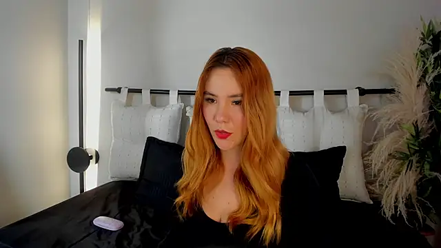 Snapshot of _zoe_3 chatting on May 9, 12:32 pm zoe 3 online show from May 9, 12:32 pm