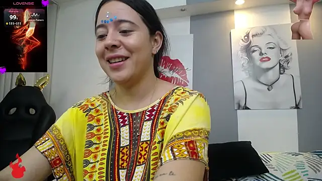 Snapshot of _tamara_priya_ chatting on June 25, 11:37 am tamara priya online show from June 25, 11:37 am