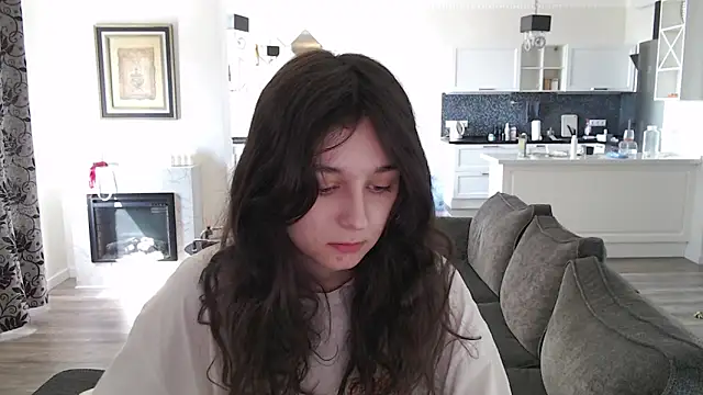 cute lilia online show from May 7, 8:42 am
