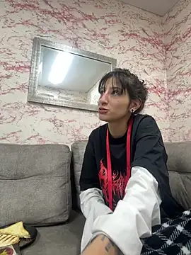 Snapshot of Evelin_Hellsing chatting on June 11, 2:37 pm Evelin Hellsing online show from June 11, 2:37 pm
