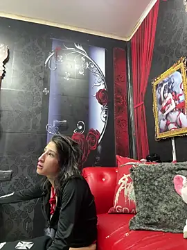 Snapshot of Evelin_Hellsing chatting on June 17, 12:24 am Evelin Hellsing online show from June 17, 12:24 am