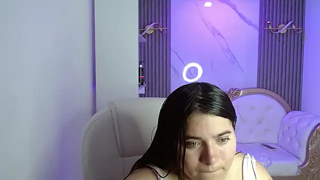 Snapshot of Laurha_ chatting on June 1, 7:48 pm Laurha online show from June 1, 7:48 pm