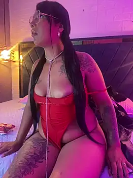 naomifox  online show from May 2, 3:11 am