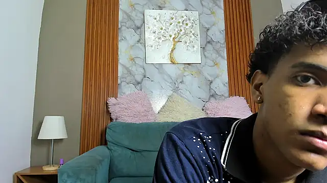 Snapshot of GOLDEN_2026 chatting on May 10, 7:19 pm GOLDEN 2026 online show from May 10, 7:19 pm