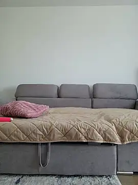 Snapshot of EMILLYREED11 chatting on May 15, 11:39 am EMILLYREED11 online show from May 15, 11:39 am