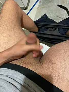 Snapshot of serkan_10 chatting on May 14, 6:15 pm serkan 10 online show from May 14, 6:15 pm