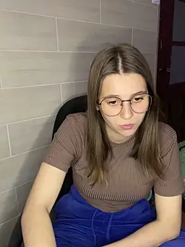 Snapshot of Blossom_Emily chatting on June 2, 4:31 pm Blossom Emily online show from June 2, 4:31 pm