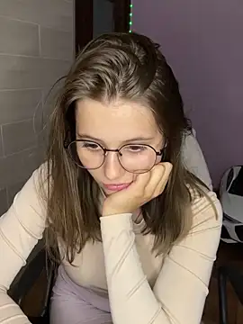 Snapshot of Blossom_Emily chatting on June 7, 4:11 pm Blossom Emily online show from June 7, 4:11 pm