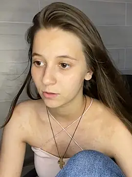 Snapshot of Blossom_Emily chatting on July 1, 3:23 pm Blossom Emily online show from July 1, 3:23 pm