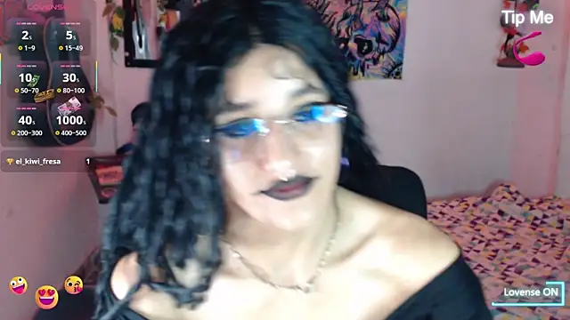 Snapshot of bastethott chatting on June 11, 2:53 am bastethott online show from June 11, 2:53 am