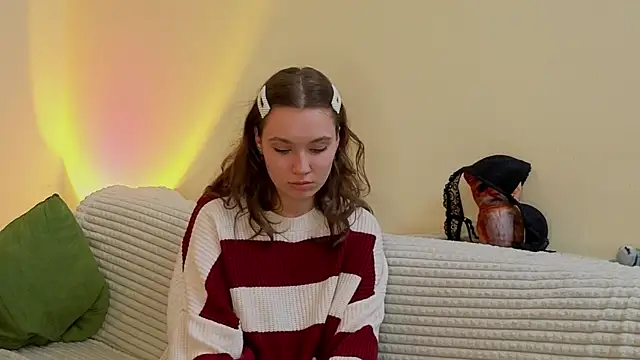 JolieDerringer online show from May 11, 4:04 pm