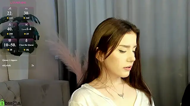 Snapshot of Lonny_Peach chatting on August 9, 3:23 am Lonny Peach online show from August 9, 3:23 am