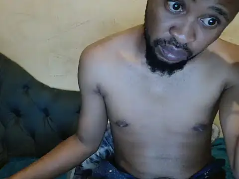 Snapshot of xxTroyX chatting on May 21, 9:33 pm xxTroyX online show from May 21, 9:33 pm