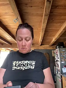 Snapshot of zelda252 chatting on June 11, 12:25 pm zelda252 online show from June 11, 12:25 pm