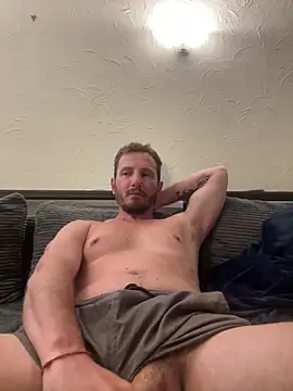 Snapshot of Oliverhnt chatting on May 25, 10:05 pm Oliverhnt online show from May 25, 10:05 pm