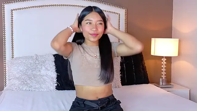 Snapshot of hanaluna_ chatting on July 15, 2:55 pm hanaluna online show from July 15, 2:55 pm