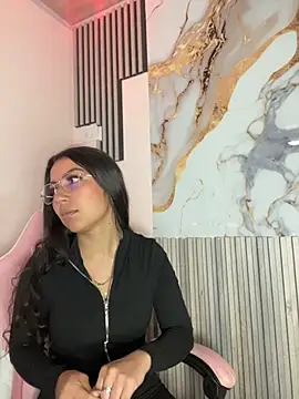 Snapshot of Julieth_ec chatting on June 25, 11:59 am Julieth ec online show from June 25, 11:59 am