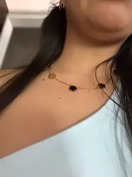 Snapshot of Julieth_ec chatting on August 3, 12:32 pm Julieth ec online show from August 3, 12:32 pm