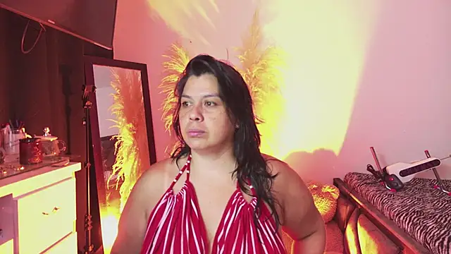 Snapshot of Martina_Foxy01 chatting on May 29, 11:19 am Martina Foxy01 online show from May 29, 11:19 am
