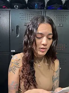 Snapshot of VeroJenkins_ chatting on May 8, 2:22 pm VeroJenkins online show from May 8, 2:22 pm
