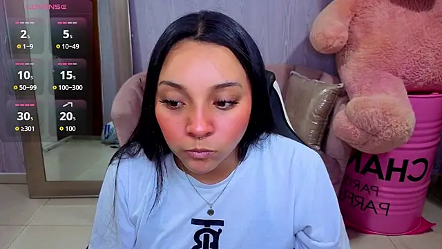 Snapshot of lia_harper_t chatting on June 24, 2:54 am lia harper t online show from June 24, 2:54 am