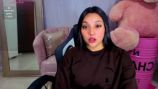 Snapshot of lia_harper_t chatting on July 1, 3:08 am lia harper t online show from July 1, 3:08 am