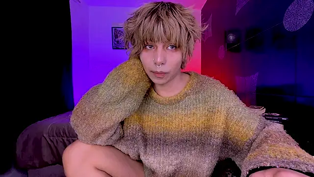 Snapshot of Aronn_44 chatting on May 28, 2:20 am Aronn 44 online show from May 28, 2:20 am