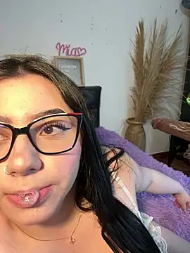 Snapshot of mia_valentine__ chatting on July 24, 11:58 pm mia valentine online show from July 24, 11:58 pm