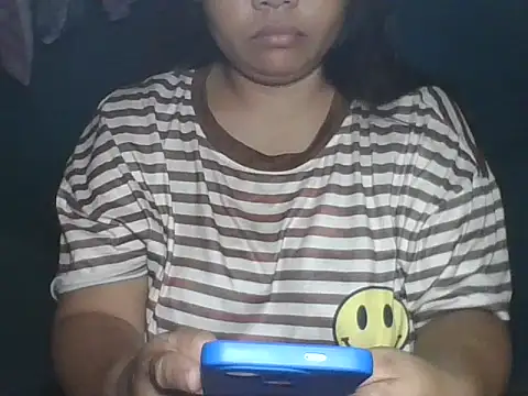 MommyKaye30 online show from June 14, 8:00 pm