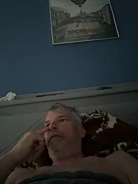 Snapshot of Thor-82 chatting on May 25, 3:34 am Thor-82 online show from May 25, 3:34 am