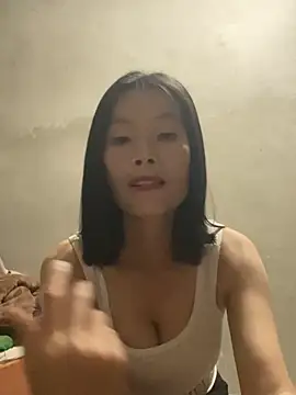 Snapshot of Zuzu_sexy chatting on May 26, 8:10 am Zuzu sexy online show from May 26, 8:10 am