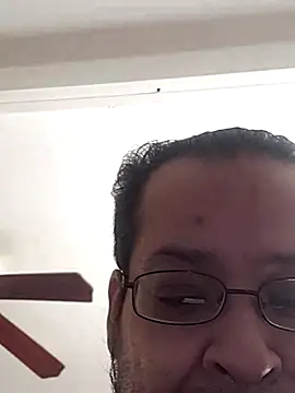 Snapshot of jose790044 chatting on May 7, 9:47 am jose790044 online show from May 7, 9:47 am