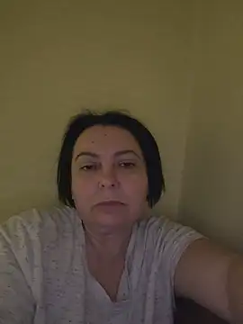 Snapshot of EmmaEmmy40 chatting on May 30, 7:11 pm EmmaEmmy40 online show from May 30, 7:11 pm