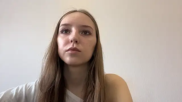 QueenBalensiefen online show from May 5, 4:20 am