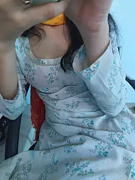 Snapshot of zoya_baby_ chatting on June 5, 3:46 am zoya baby online show from June 5, 3:46 am