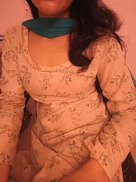 Snapshot of zoya_baby_ chatting on June 6, 3:39 pm zoya baby online show from June 6, 3:39 pm