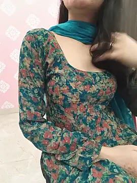 Snapshot of zoya_baby_ chatting on July 4, 4:13 pm zoya baby online show from July 4, 4:13 pm