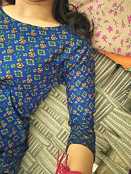 Snapshot of zoya_baby_ chatting on August 1, 3:44 pm zoya baby online show from August 1, 3:44 pm