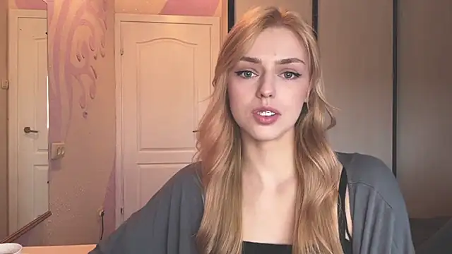 ScarlettRosy online show from May 8, 4:40 am