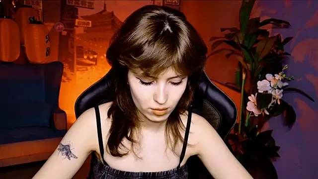 Snapshot of LolaDominara chatting on May 22, 9:15 am LolaDominara online show from May 22, 9:15 am