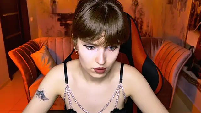 Snapshot of LolaDominara chatting on May 23, 5:34 am LolaDominara online show from May 23, 5:34 am
